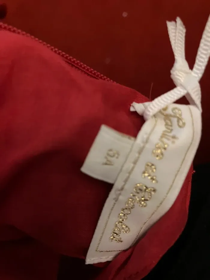 Robe rouge / bordeaux à velours et volants neuve avec étiquette - photo numéro 6