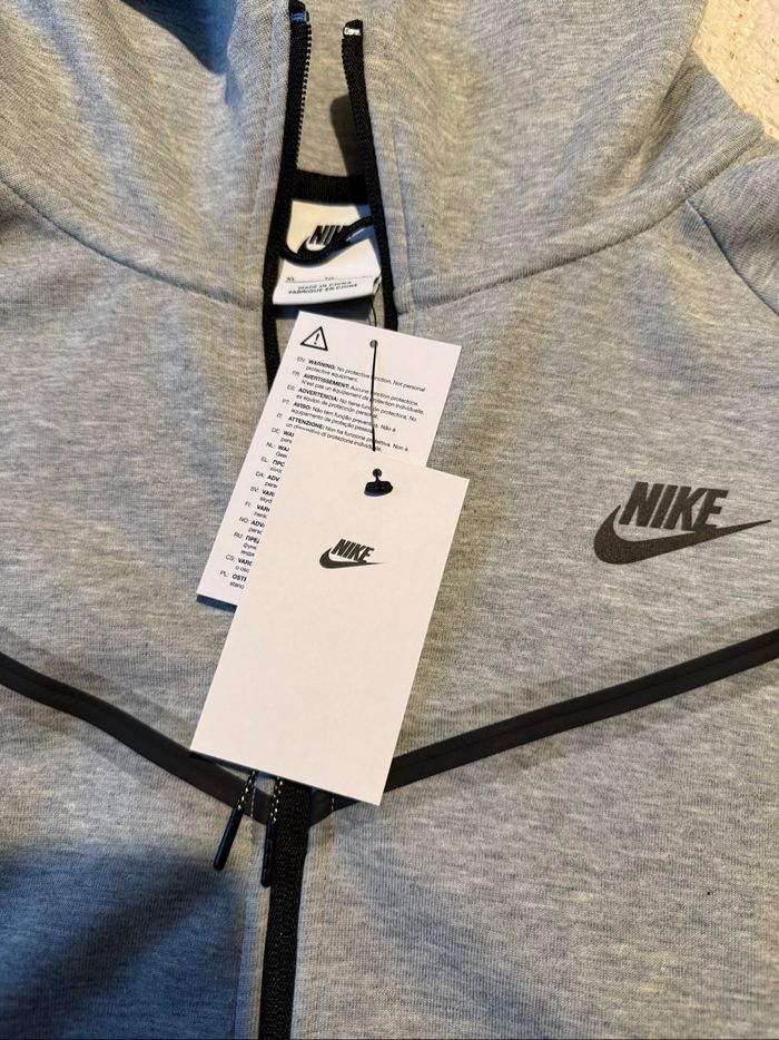 Nike Tech Fleece Windrunner homme – neuf avec étiquette - photo numéro 3