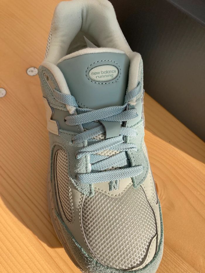 Baskets Basses Femme New Balance 2002R Pistache - Taille 38 - photo numéro 2