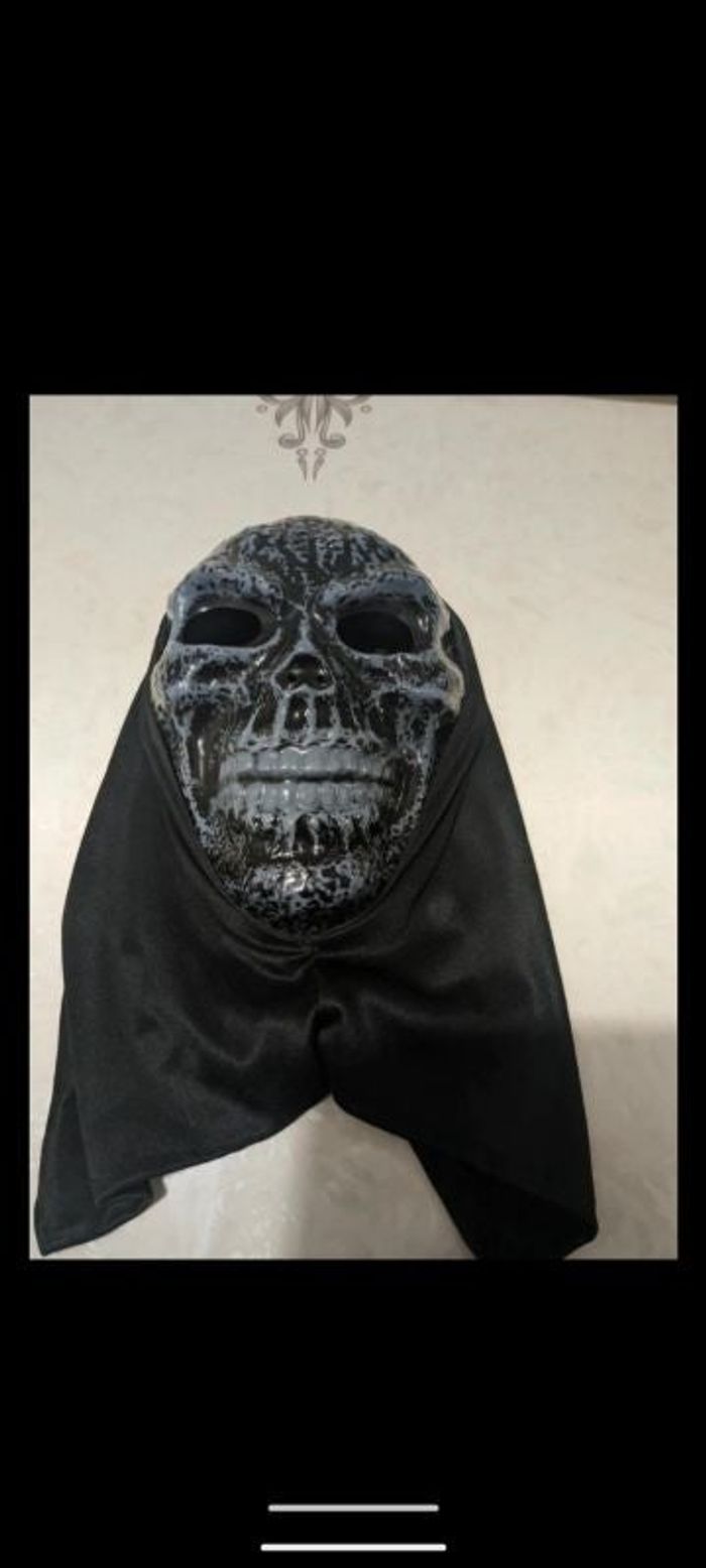 Masque halloween fantôme. Noir et gris.