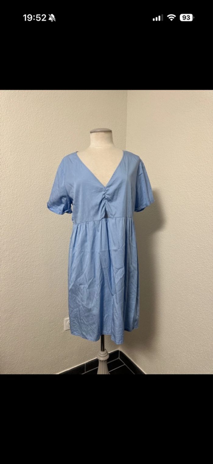 Robe d'été bleu clair mi-longue manches courtes - photo numéro 2