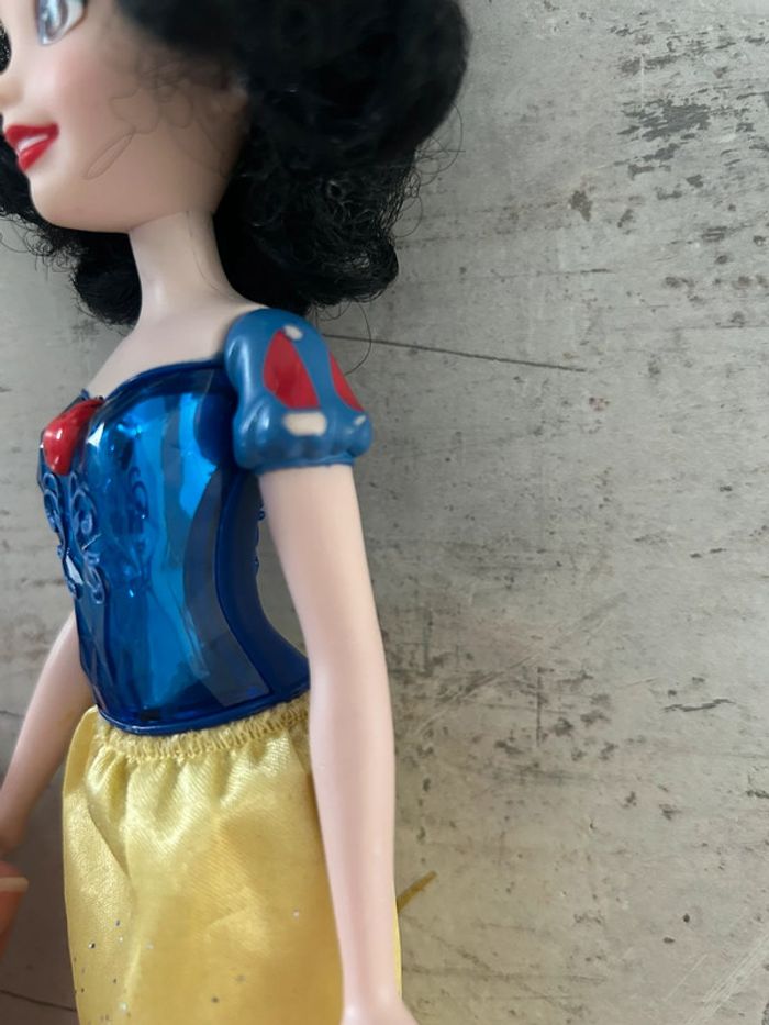 Poupée Disney princesse blanche neige - photo numéro 2