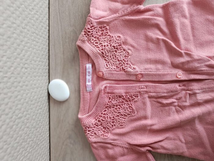 Gilet bicolore 4 ans très bon état - photo numéro 3