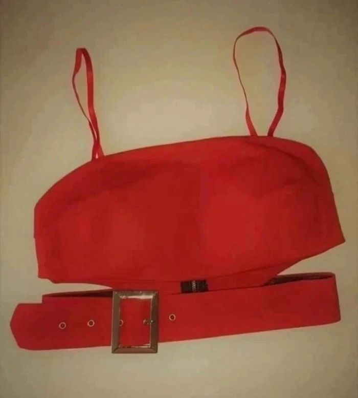 Crop top rouge