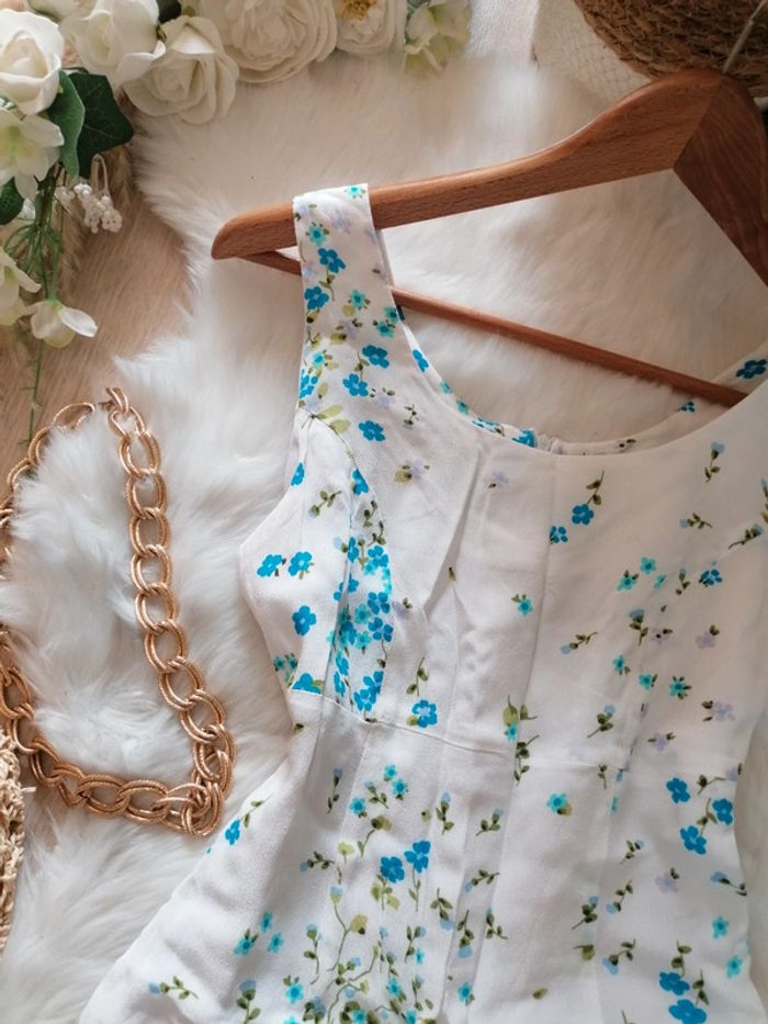 Jolie robe d'été taille 36 - photo numéro 2