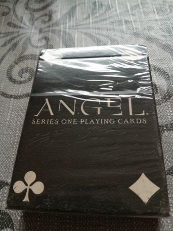 Jeux de cartes collections angel. (Buffy contre les vampires neuf)