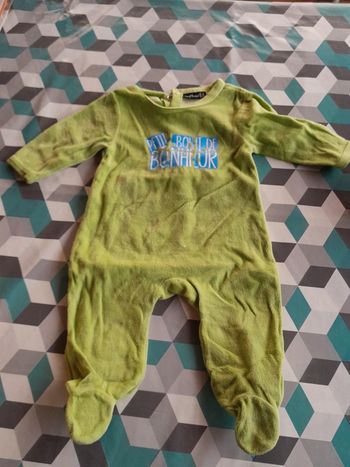 pijama 1piece très bon état influx 6mois