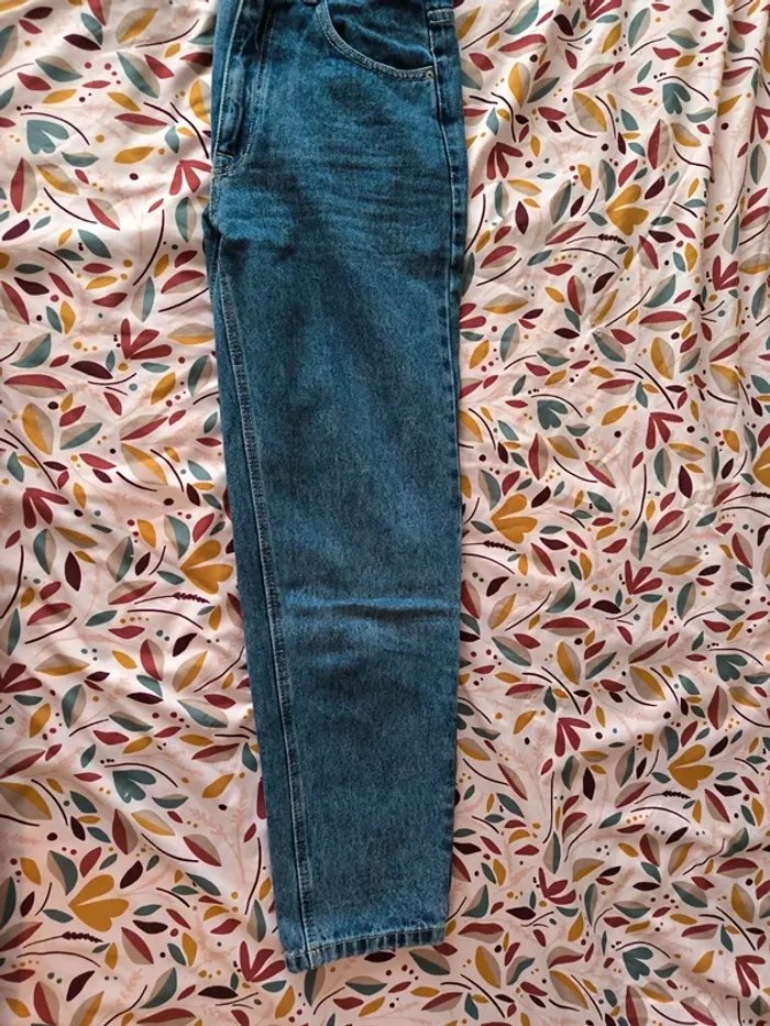 Très beau jeans - photo numéro 3