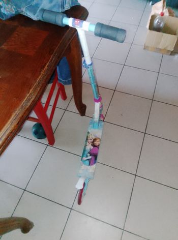 Trotinette enfant reine des neiges