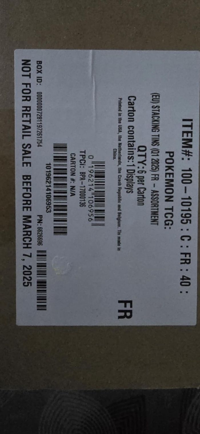 Pokémon case d'une display staking tins 2025 - photo numéro 3