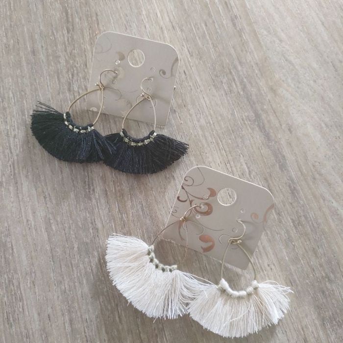 Lot 2 Boucles d'oreilles pompons