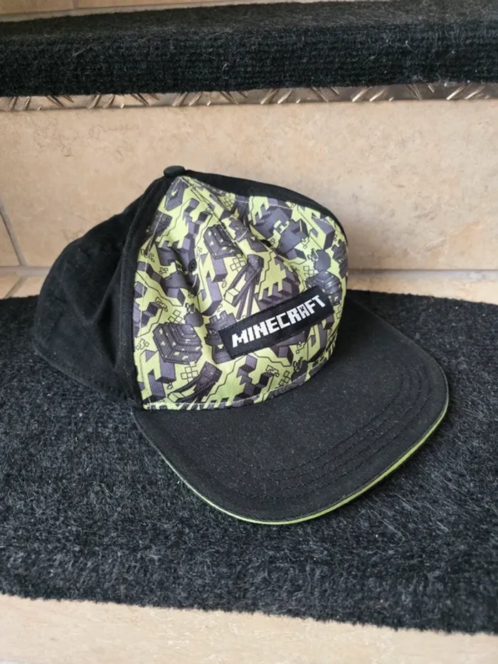 casquette noire et verte Minecraft Primark