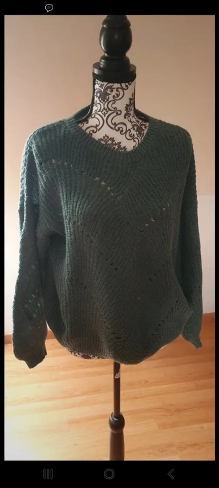 Pull vendu  à l unité ou en lot - photo numéro 9