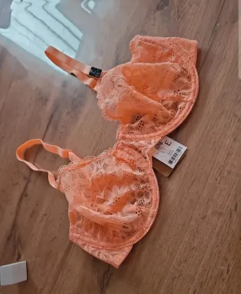 Soutien gorge corail 85E neuf
