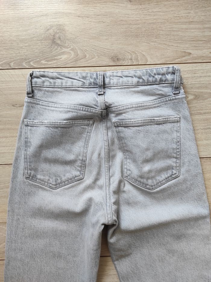 Jean troué Zara gris - photo numéro 4