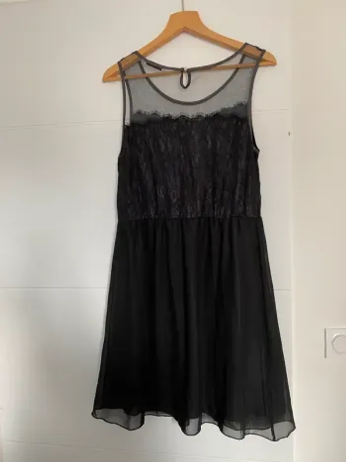 Robe noir - photo numéro 2
