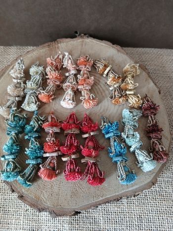 Lot de 15 glands pompons long guipure à coudre ou autre