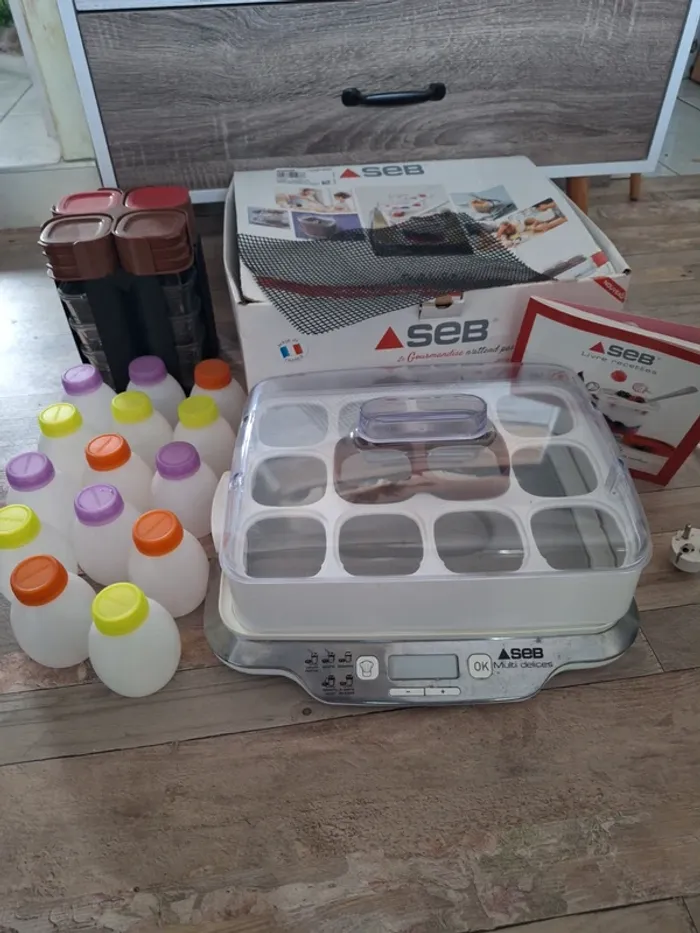 Yaourtière 12 pots avec pots et gourdes