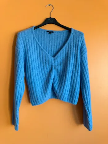 Pull crop top