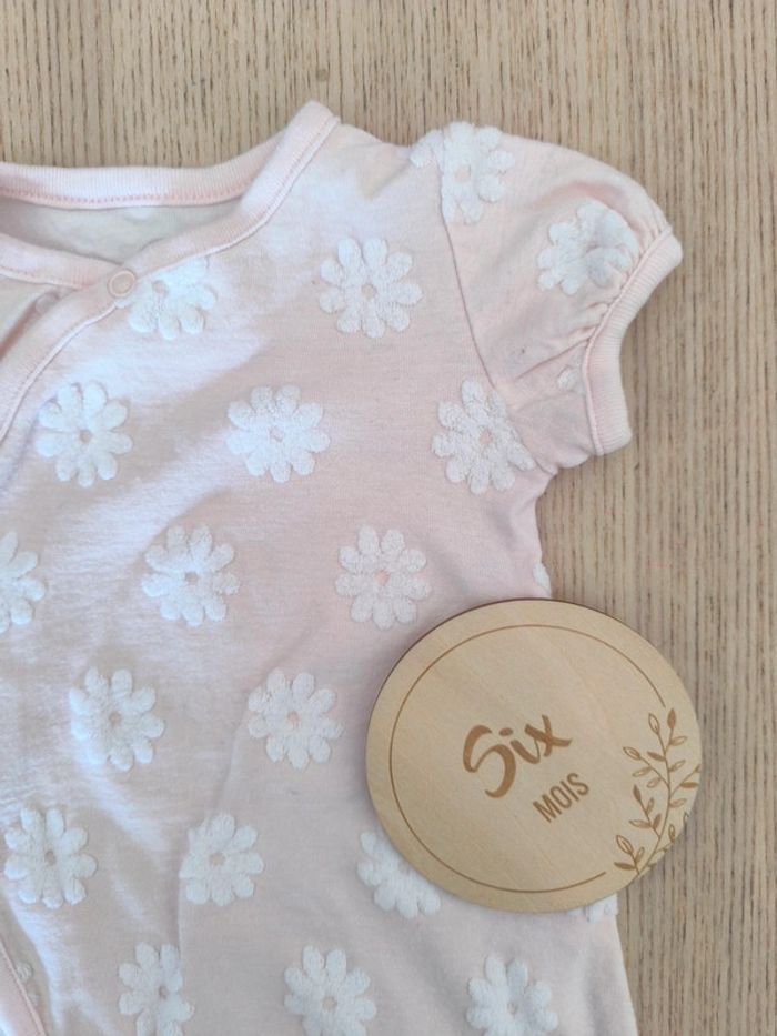Barboteuse rose pâle et fleurs en relief blanches / taille 6 mois / absorba - photo numéro 4