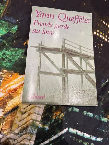 Livre prends garde au loup