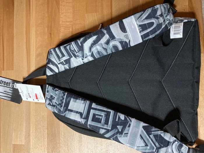 Sac à dos neuf et étiquetté - photo numéro 2