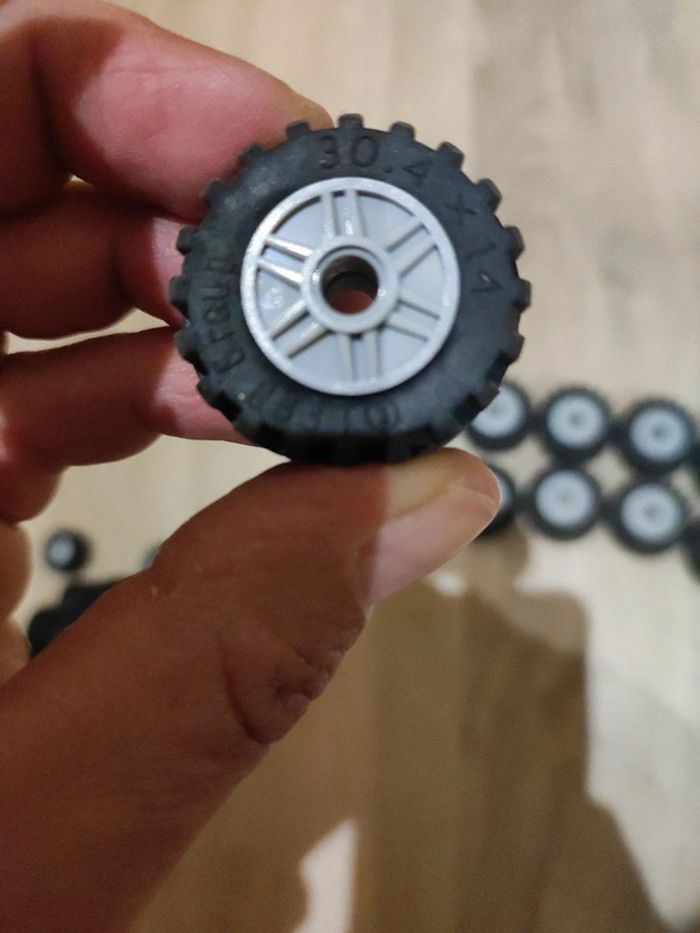 Lot de 10 pneus Lego - photo numéro 2