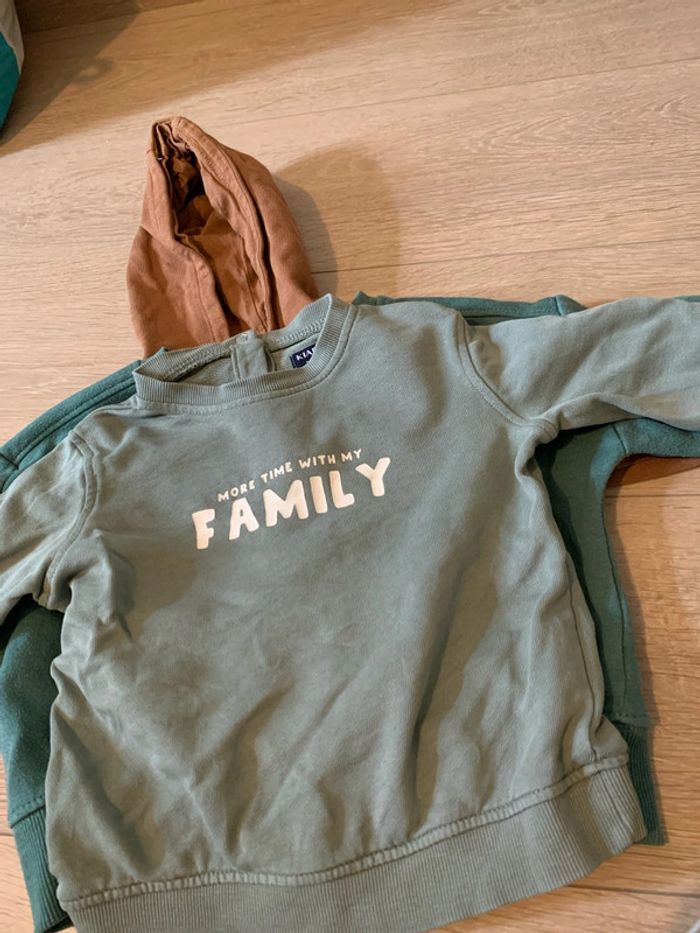 Lot 2 pulls + 1 gilet zippé en 24 mois Kiabi et Vertbaudet - photo numéro 4