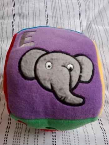 cube tissu hochet alphabet et animaux