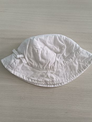 Chapeau blanc 3mois
