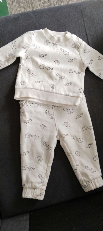 Ensemble épais taille 6 mois 