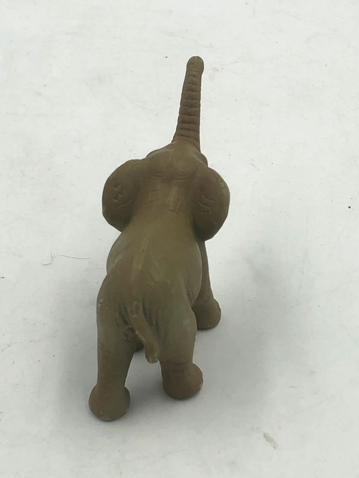 Figurine Éléphanteau Schleich - photo numéro 3