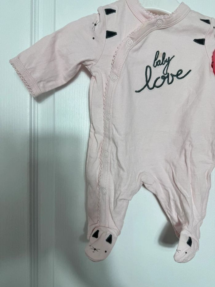 Lot vêtements nefs et comme neuf 1 mois - photo numéro 3