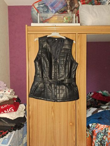 Blouson sans manches noir 40