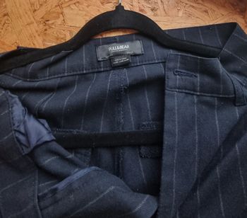 Pantalon bleu marine à rayures