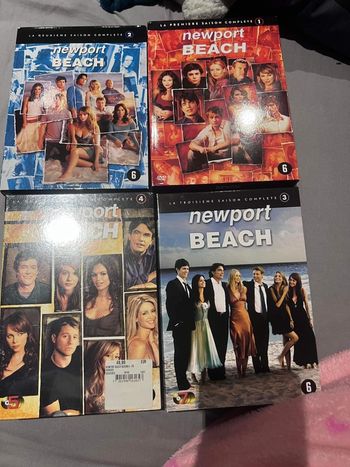 lots de 4 coffrets newport beach 100e dont un neuf