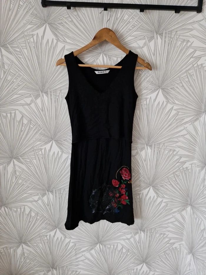 Jolie robe d'été Desigual taille 34