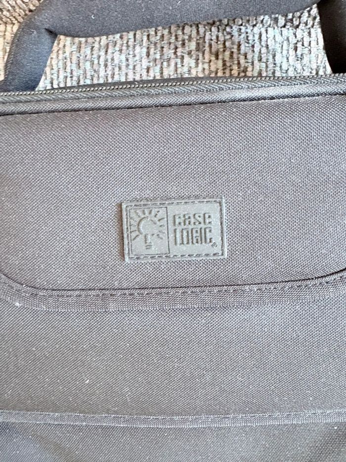 Sacoche pour ordinateur portable case Logic - photo numéro 2