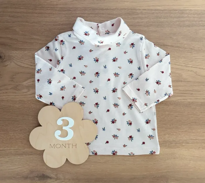 Top à fleurs