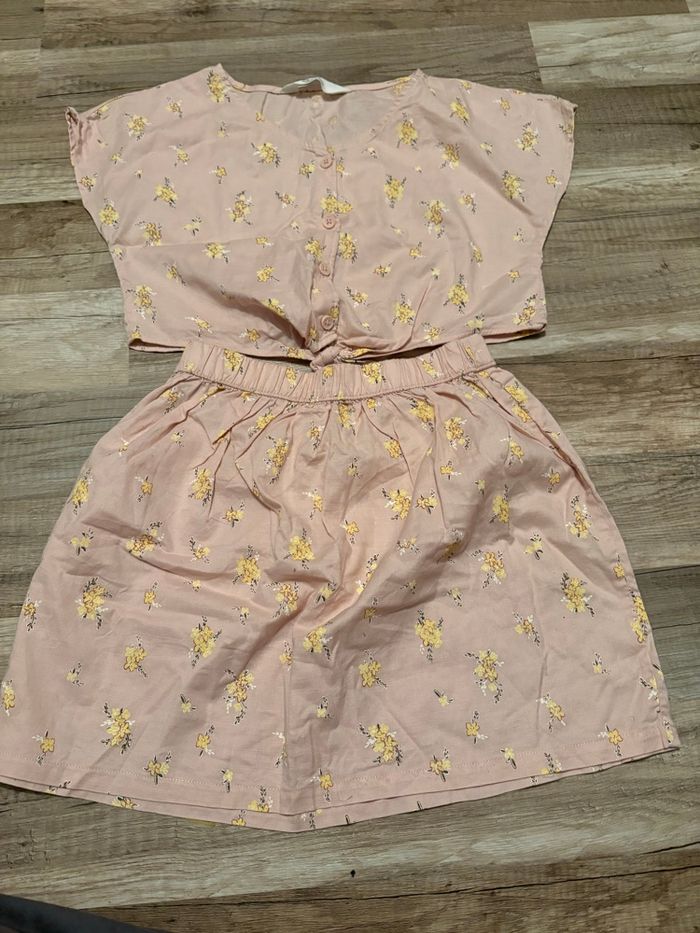 Vêtements filles  7 ans 8ans 9ans - photo numéro 7
