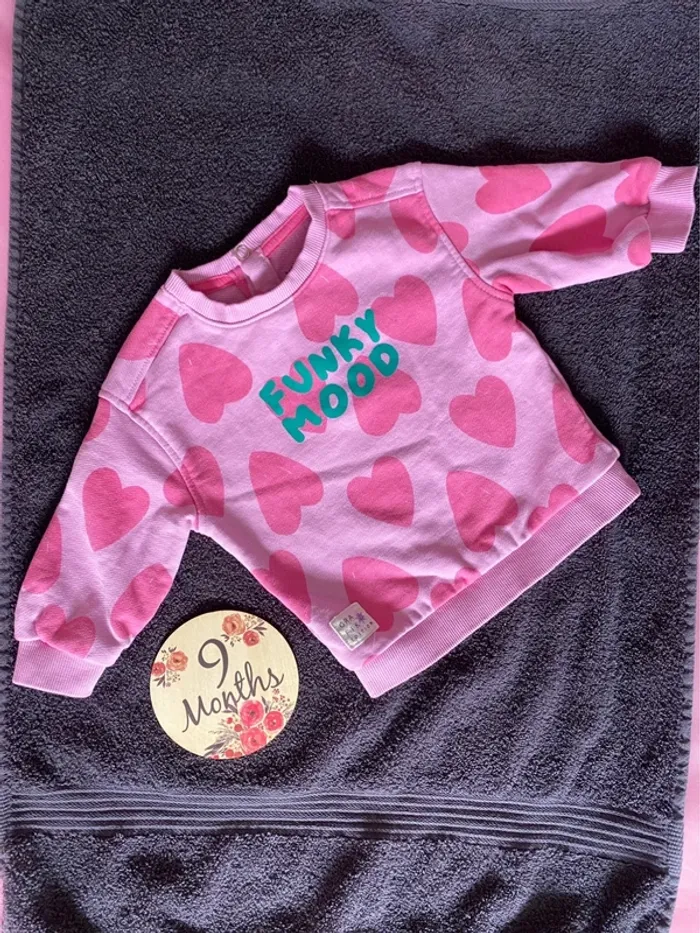 Pull rose motifs cœurs Kiabi 9 mois