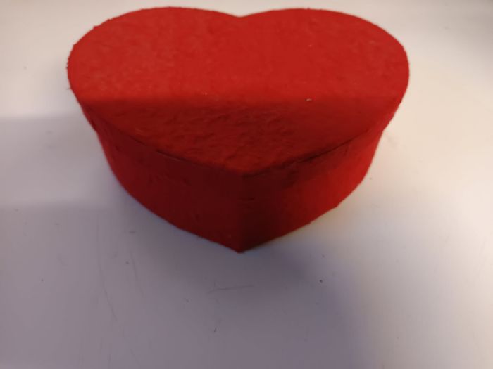 Boite cœur en très bon état. - photo numéro 3
