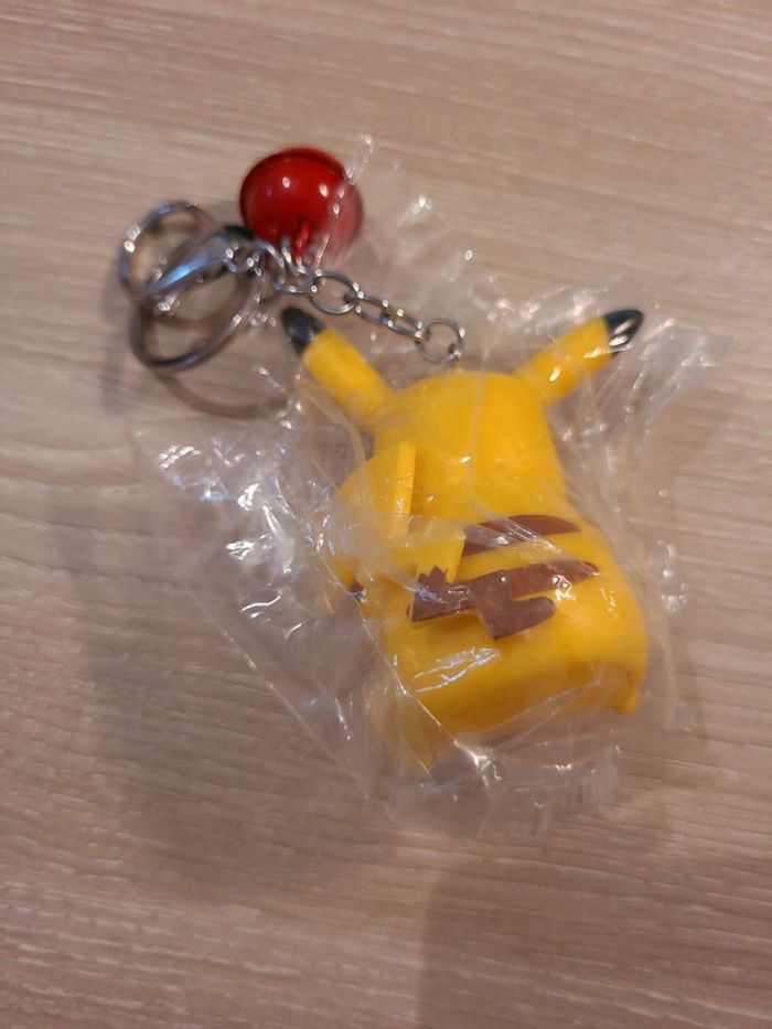 Porte clé Pikachu - photo numéro 3