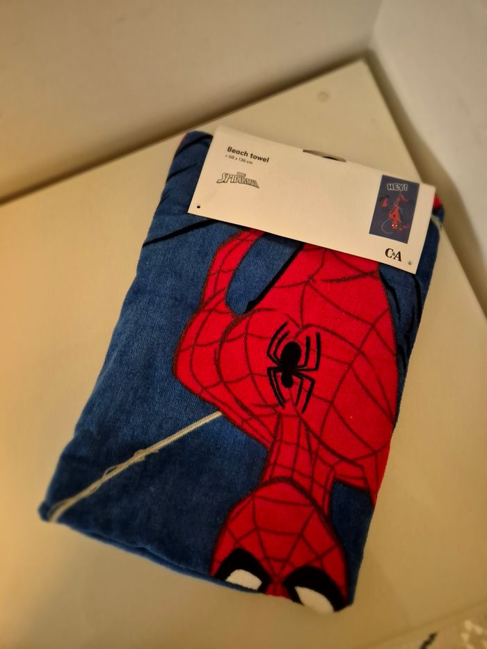Drap de plage spiderman C&A - photo numéro 3
