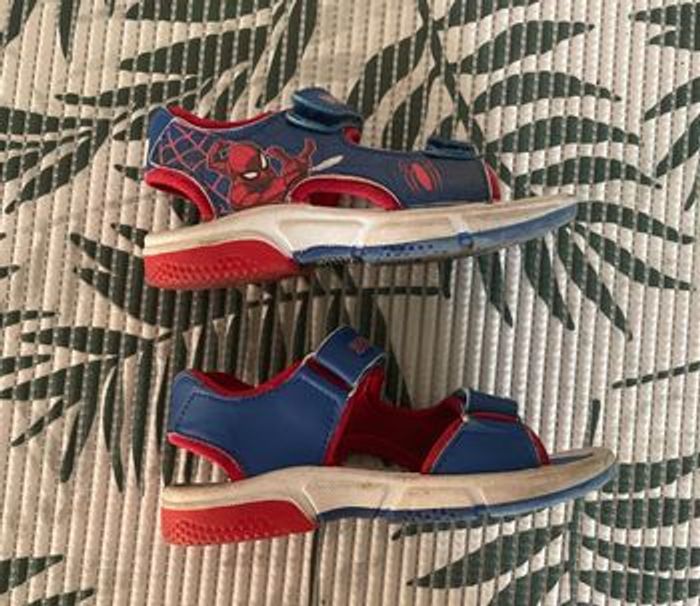 Nu-pieds Spiderman - photo numéro 3