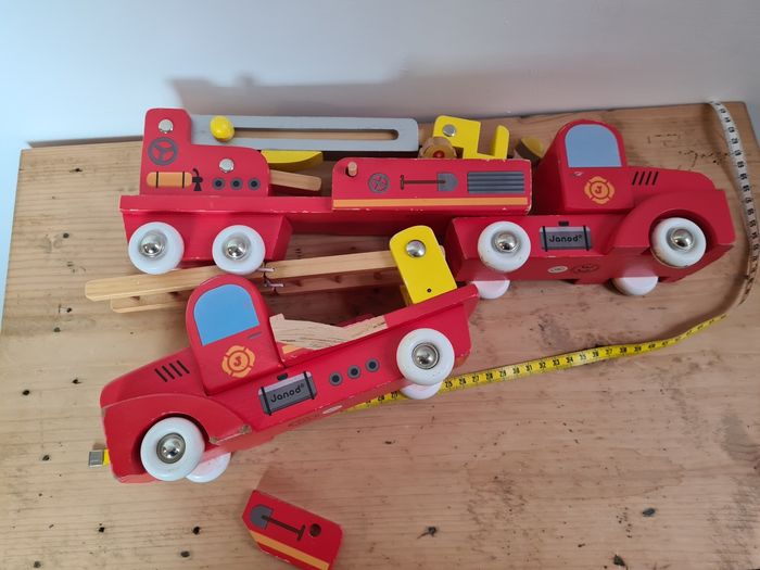 Lot 2 camions pompier bois Janod - photo numéro 7