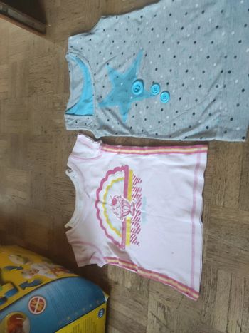 Lot 2 tee shirt 6 ans