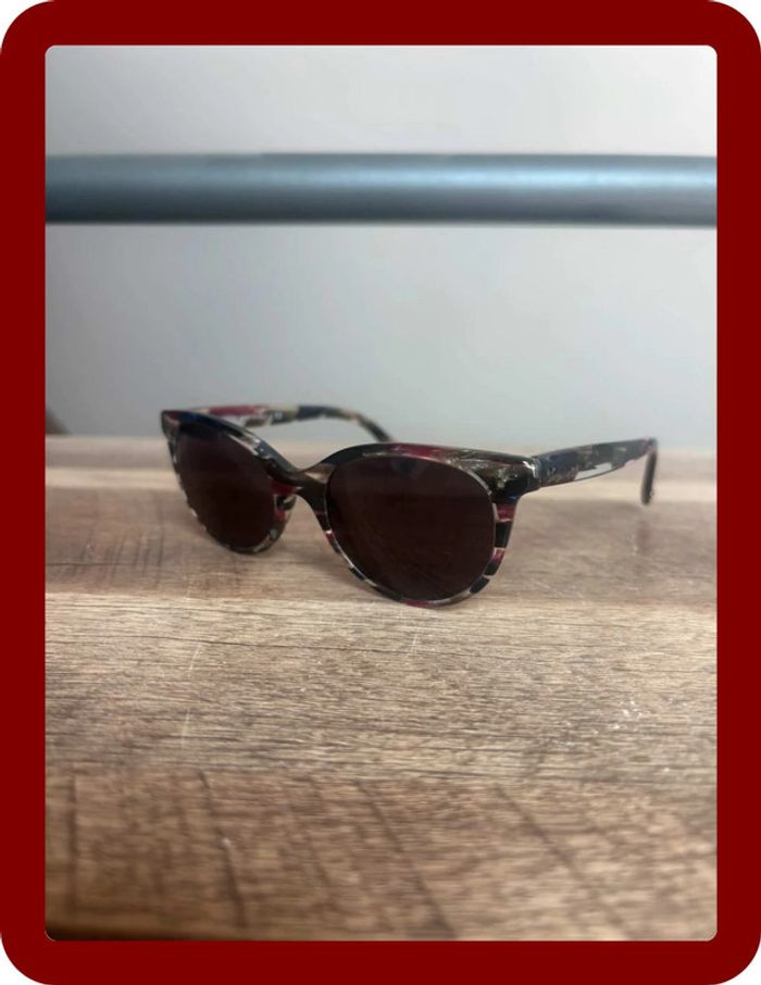 Lunette de soleil Valentino année 2000 nuance de noir de gris de violet