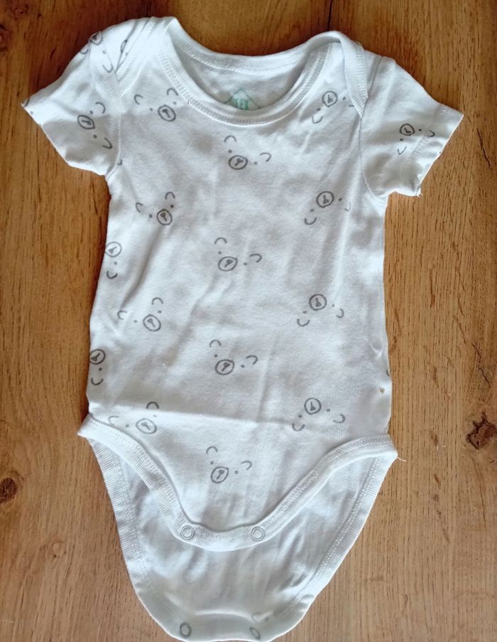 Body blanc m.c / 3 mois