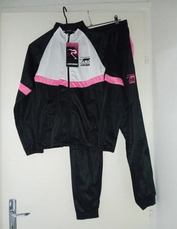 Ensemble jogging Airness taille 14 ans